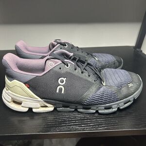 On Cloudflyer Mens Size 10.5 Black Running Shoes Sneakers